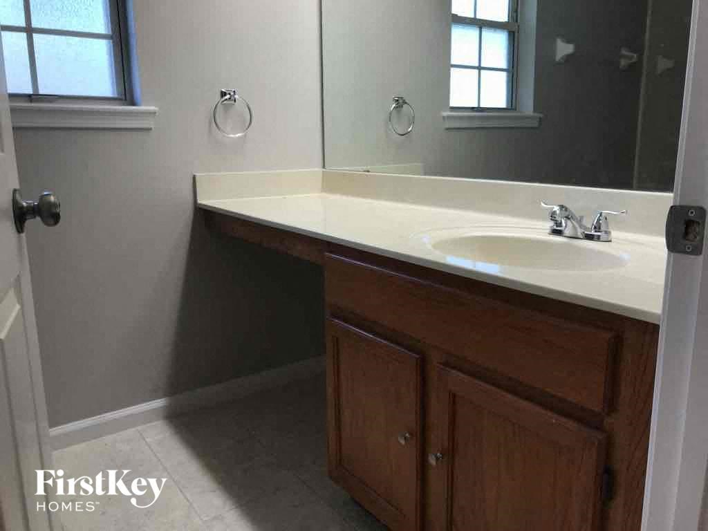 1508 QUAIL WOOD COURT 3 Beds House for Rent - Photo Gallery 13