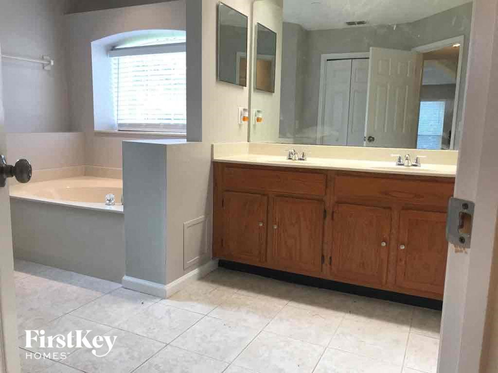 1508 QUAIL WOOD COURT 3 Beds House for Rent - Photo Gallery 7