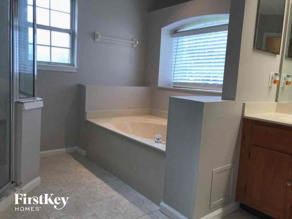 1508 QUAIL WOOD COURT 3 Beds House for Rent - Photo Gallery 8