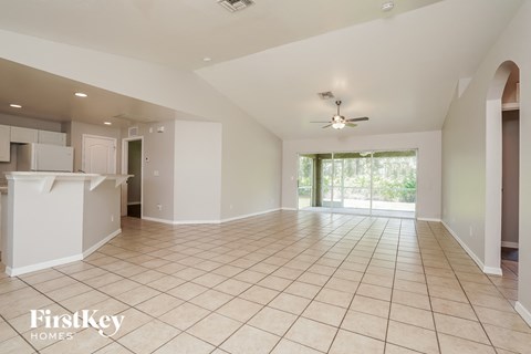 2821 45Th Street W 3 Beds Apartment for Rent