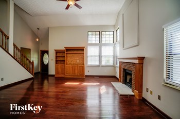 5675 Longford Drive 3 Beds House for Rent - Photo Gallery 4