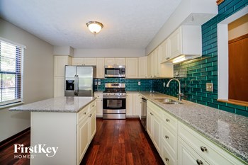 5675 Longford Drive 3 Beds House for Rent - Photo Gallery 6