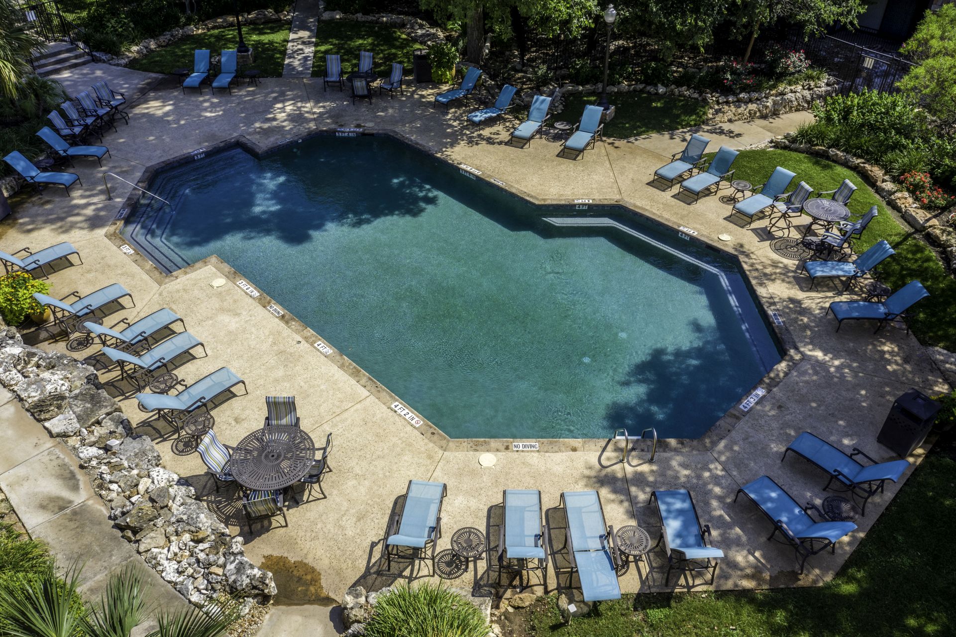 Waters Edge Apartment Homes Apartments in TX