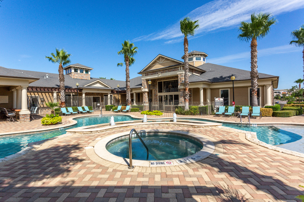 Las Brisas Luxury Apartment Homes, 901 Hidden Valley Drive