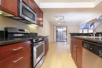 Kitchen and dining area - Photo Gallery 35