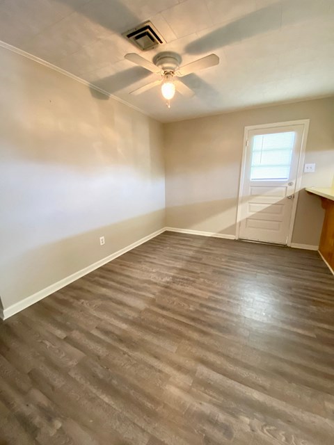 1115 South Washington Street 3 Beds Apartment for Rent