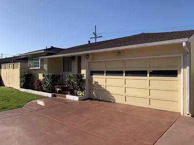 1094 Bermuda Drive 3 Beds Apartment for Rent