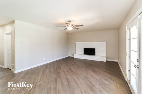 3127 W SHANGRI LA Road 4 Beds Apartment for Rent