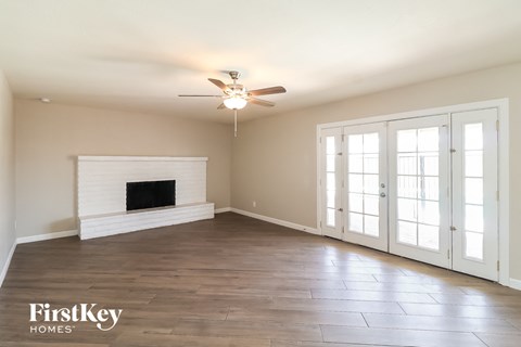 3127 W SHANGRI LA Road 4 Beds Apartment for Rent