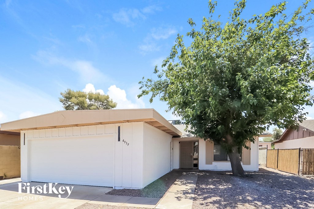 4939 W Golden Lane Glendale, AZ 85302