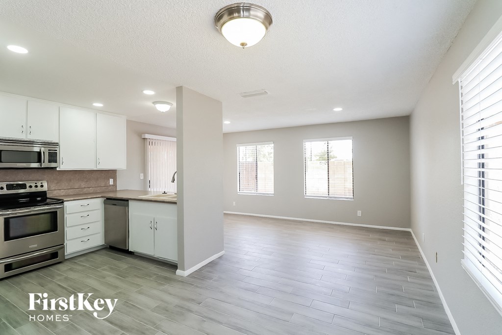 4939 W Golden Lane Glendale, AZ 85302