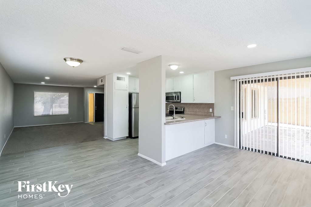 4939 W Golden Lane Glendale, AZ 85302