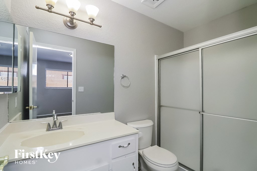 4939 W Golden Lane Glendale, AZ 85302