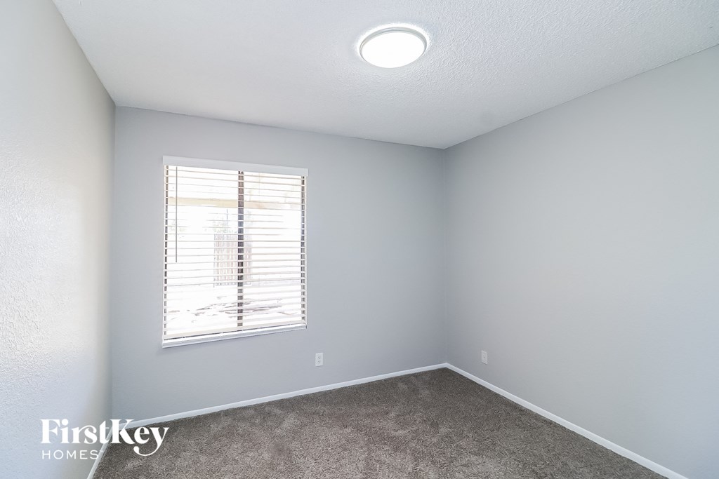 4939 W Golden Lane Glendale, AZ 85302