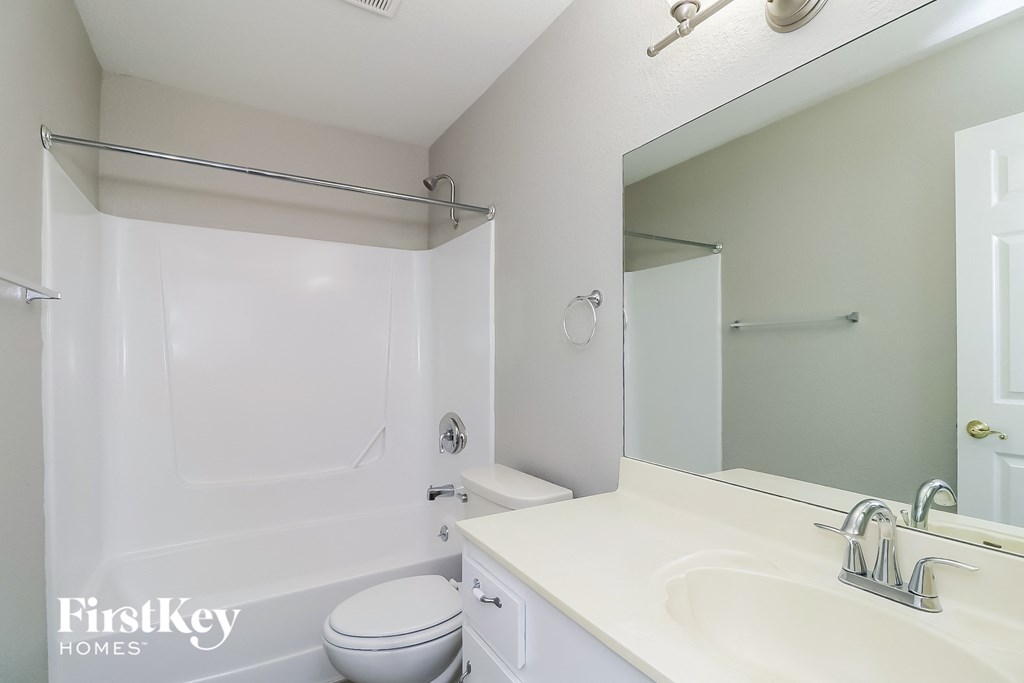 4939 W Golden Lane Glendale, AZ 85302