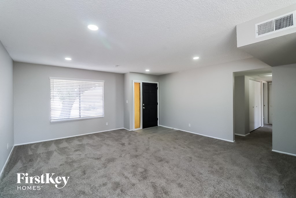 4939 W Golden Lane Glendale, AZ 85302