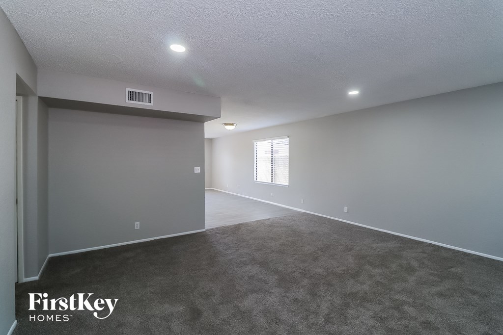 4939 W Golden Lane Glendale, AZ 85302