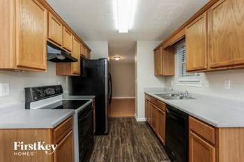 691 Aberdeen Drive 3 Beds House for Rent - Photo Gallery 6