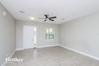 991 Walden Boulevard SE 3 Beds House for Rent - Photo Gallery 3