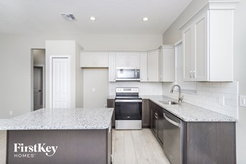 991 Walden Boulevard SE 3 Beds House for Rent - Photo Gallery 6