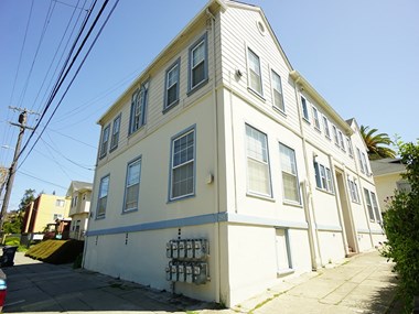 2817 College Ave. Studio-6 Beds Apartment for Rent