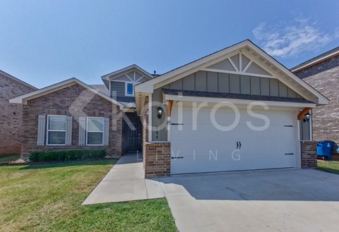 904 NW 4Th St 4 Beds Apartment for Rent