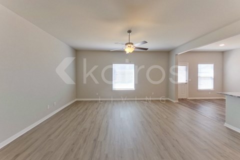 904 NW 4Th St 4 Beds Apartment for Rent