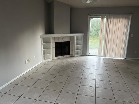 6476 Sable Woods Drive East 3 Beds Apartment for Rent