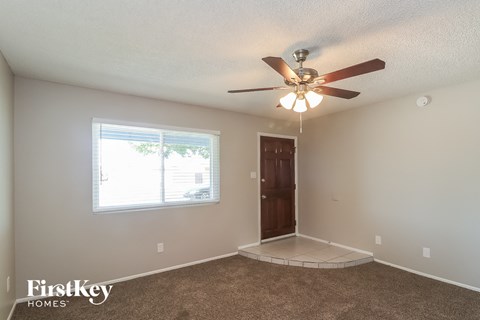 2604 E BOSTON Street 3 Beds Apartment for Rent