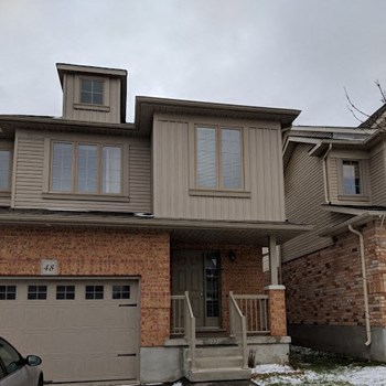 48 Curzon Cres. Studio Apartment for Rent