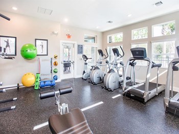 8246 Omaha Circle 1-2 Beds Apartment for Rent - Photo Gallery 3