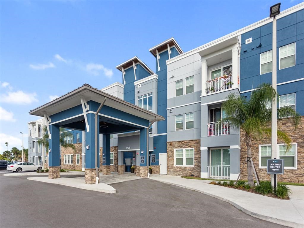 the building where the hotel is located