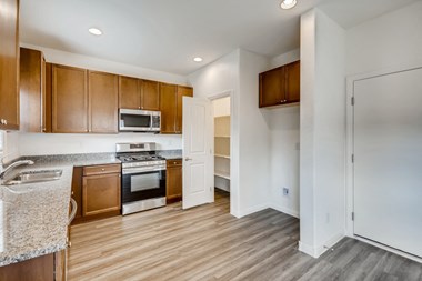 5947 Aramis Ave 3 Beds Apartment for Rent