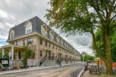 the building in which the hotel is located