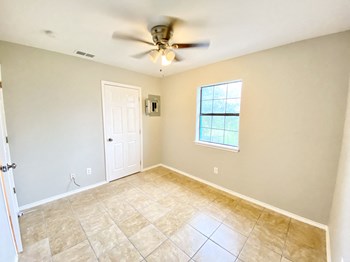 624 W Santa Rosa Ave 1-3 Beds Apartment for Rent - Photo Gallery 11