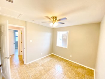 624 W Santa Rosa Ave 1-3 Beds Apartment for Rent - Photo Gallery 16