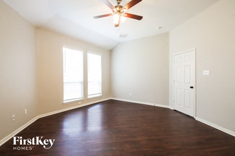 1015 Cooper Springs Drive 4 Beds Apartment for Rent