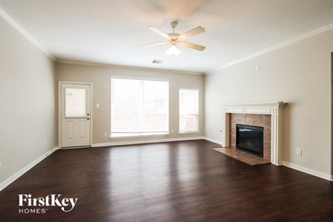 1015 Cooper Springs Drive 4 Beds Apartment for Rent