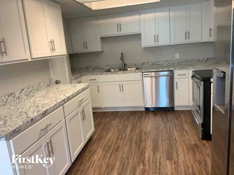 1451 OAK PLACE 3 Beds Apartment for Rent