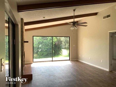 1451 OAK PLACE 3 Beds Apartment for Rent