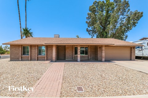 5820 W CAROL Avenue 3 Beds Apartment for Rent