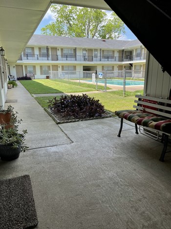 356 Highland Blvd 1-2 Beds Apartment for Rent - Photo Gallery 2