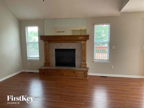 910 Applewood Lane 4 Beds Apartment for Rent