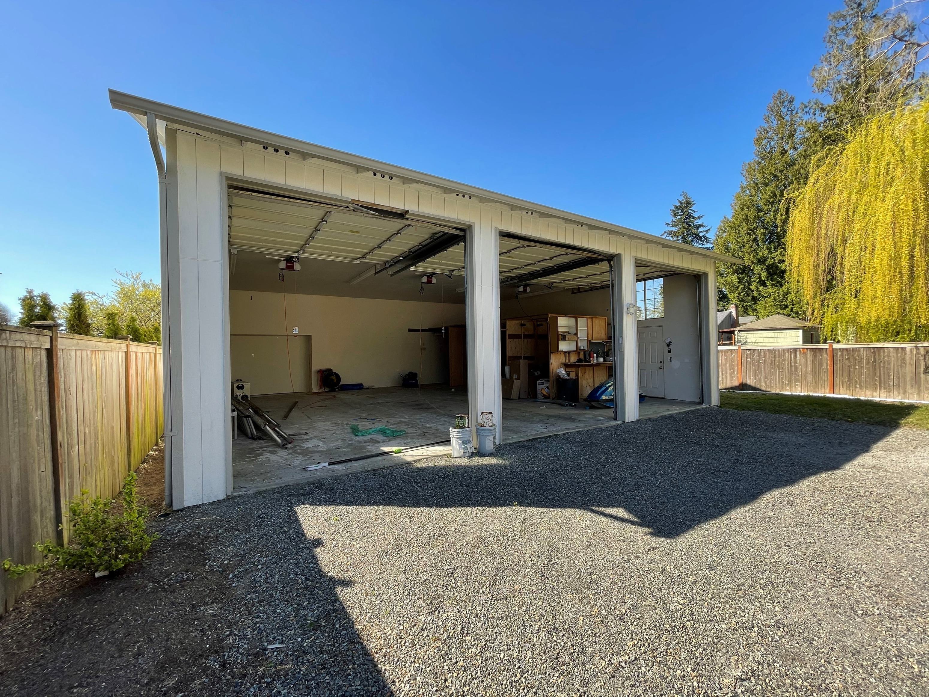 the garage is empty and ready to be remodeled