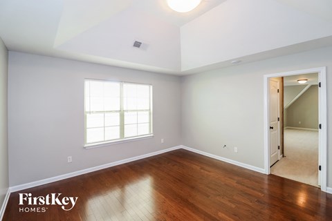25 Garden Springs Drive 4 Beds Apartment for Rent