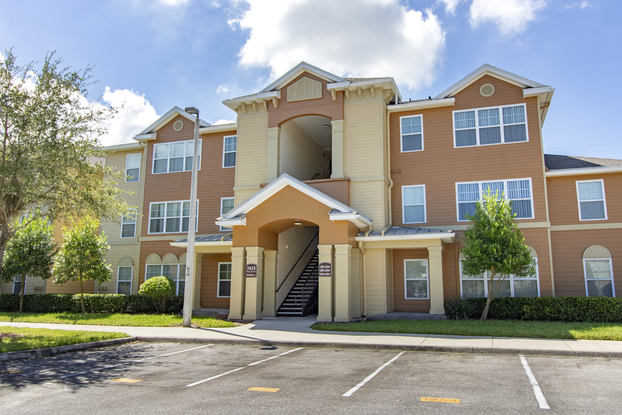 Apartments in Orlando, FL | Marbella Pointe Apartments | Concord Rents