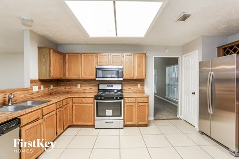 16327 Elmwood Point Lane 3 Beds Apartment for Rent
