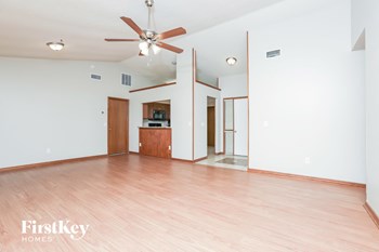 104 HAZEL BOULEVARD 3 Beds House for Rent - Photo Gallery 4