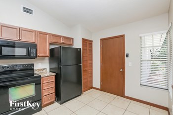 104 HAZEL BOULEVARD 3 Beds House for Rent - Photo Gallery 6