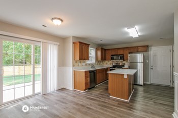 109 BANTERLING CT 4 Beds House for Rent - Photo Gallery 6